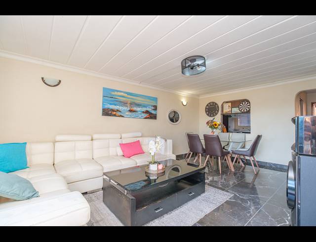 2 BEDROOM DUPLEX FOR SALE IN BLACKHEATH
